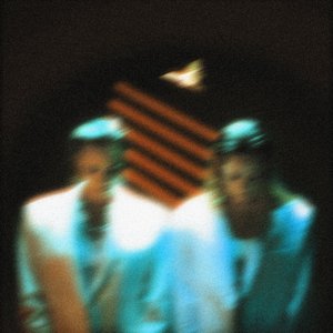 三个黑人和一个白人怎么念
